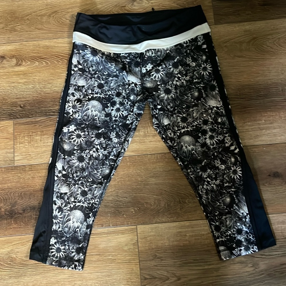 GUC lululemon crop leggings 19inch size 8